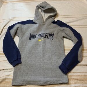 Retro Nike Pullover Hoodie Size XL (18-20)